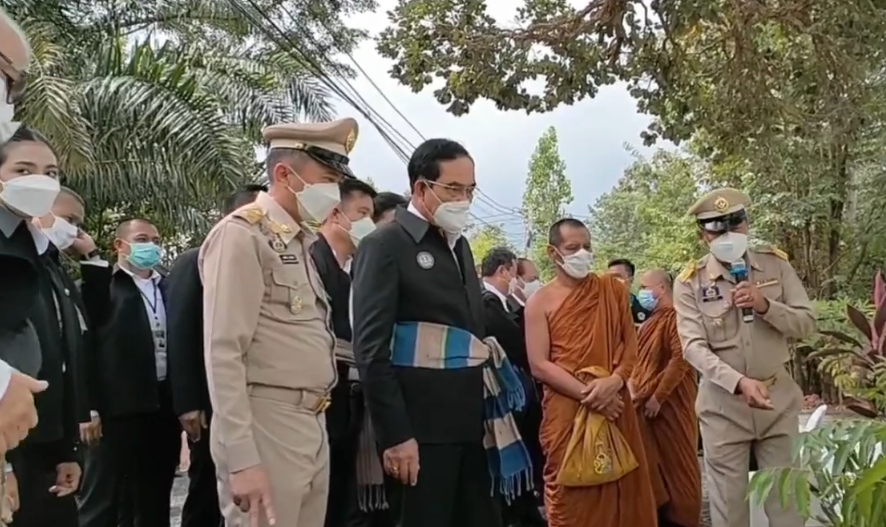 ประยุทธ์ ลุยอุบลฯ เล็กเชอร์ ยุทธศาสตร์ 20 ปี ปัดอยู่ยาว 5 ปี