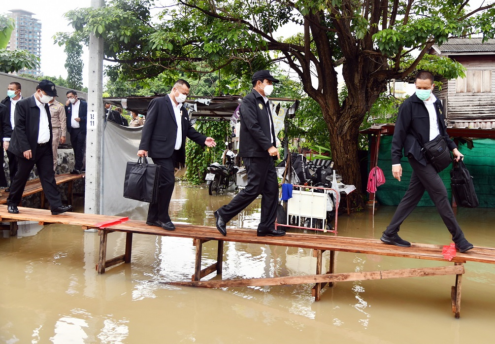 อย่าให้การเมืองบั่นทอนเศรษฐกิจ