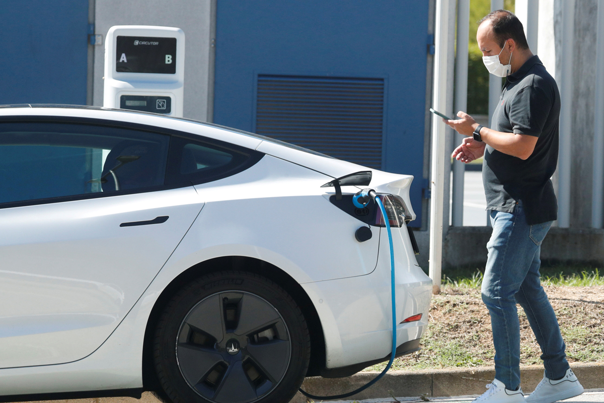 อัดฉีดแพ็กเกจจูงใจซื้อ EV ค่ายรถขานรับประเดิมภาษีใหม่ปี’65