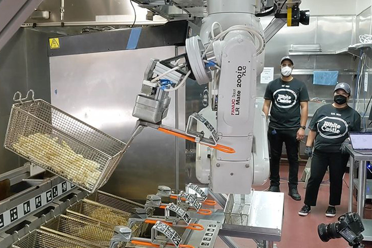 ร้านอาหารขาดแรงงานหนัก “ฟาสต์ฟู้ด” หันพึ่งหุ่นยนต์แทนคน – ธุรกิจ
