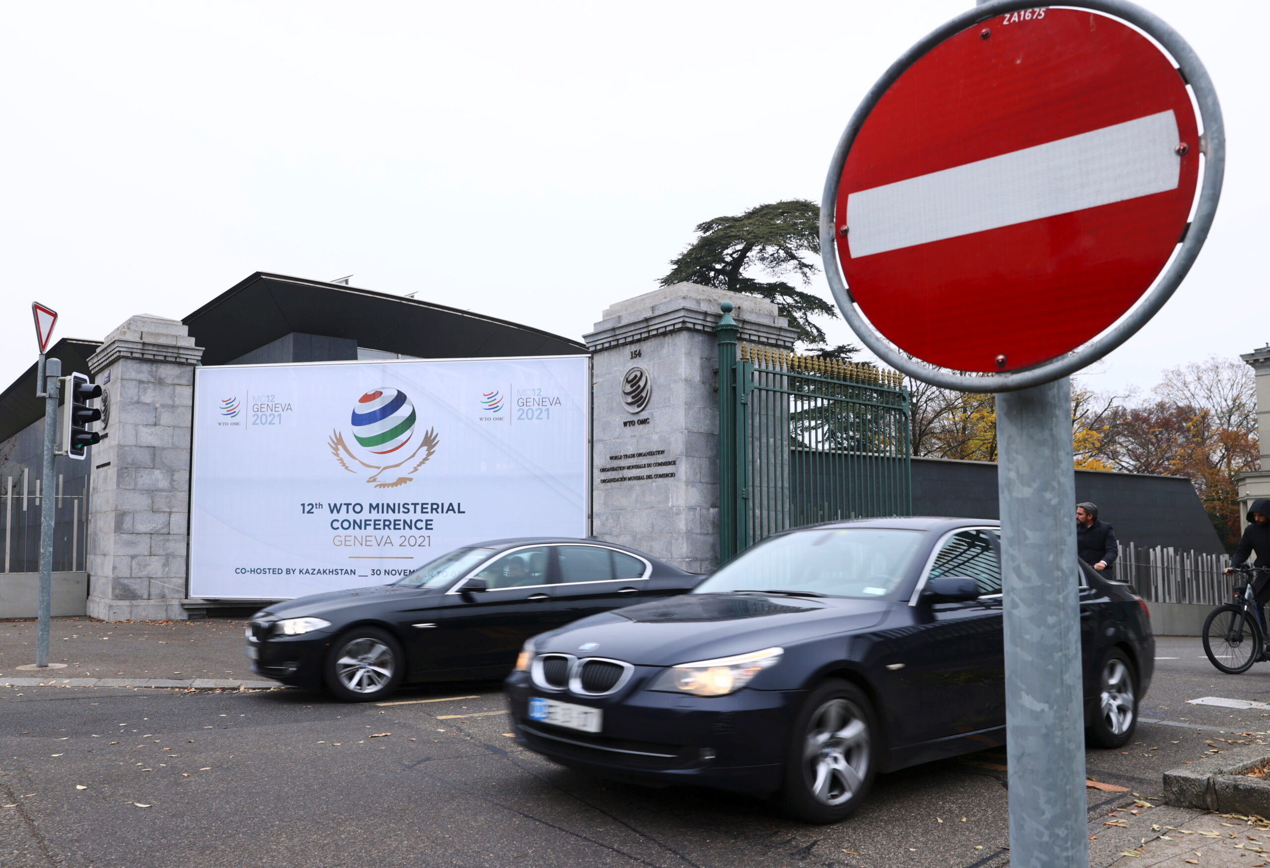 WTO เลื่อนประชุมใหญ่ ส่งผลต่อการสกัดโควิดอย่างไร ?