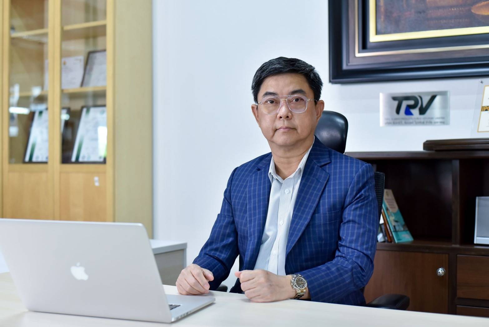 ธีรวุฒิ นวมงคลชัยกิจ