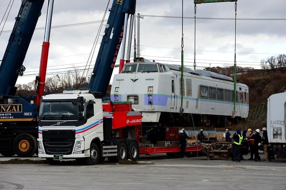 เปิดภาพขนย้ายตู้รถไฟ “KIHA183” ญี่ปุ่นบริจาคให้ไทย