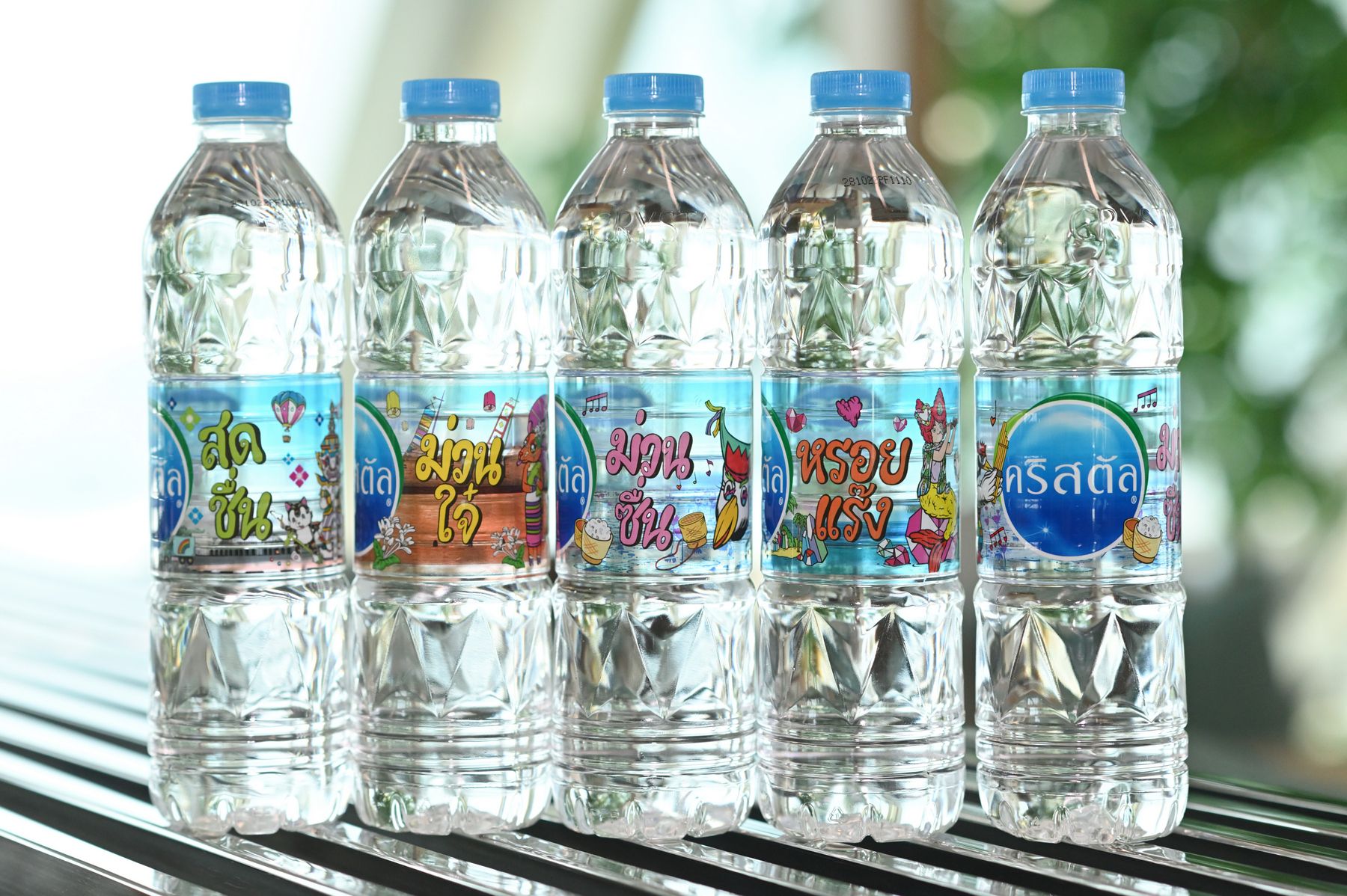 คริสตัล ดึง “นาย-ณภัทร” ควบฉลากดีไซน์ใหม่ 4 ภาค รุกตลาดน้ำดื่ม
