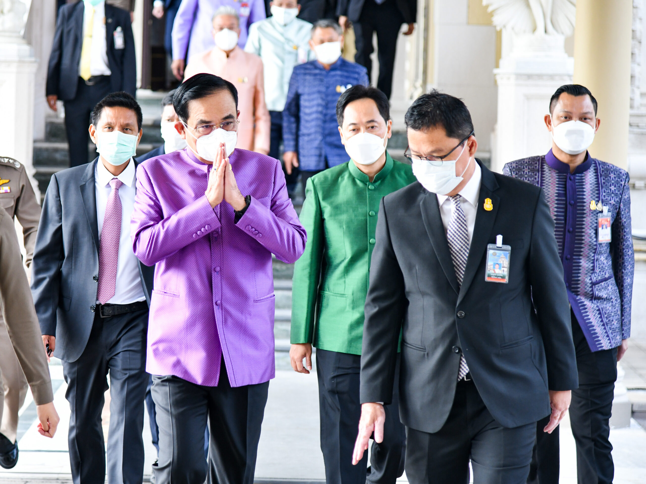 ครม.เคาะ คำสั่งประยุทธ์ พบผู้ติดเชื้อโอไมครอน จ่อล็อกดาวน์ทันที