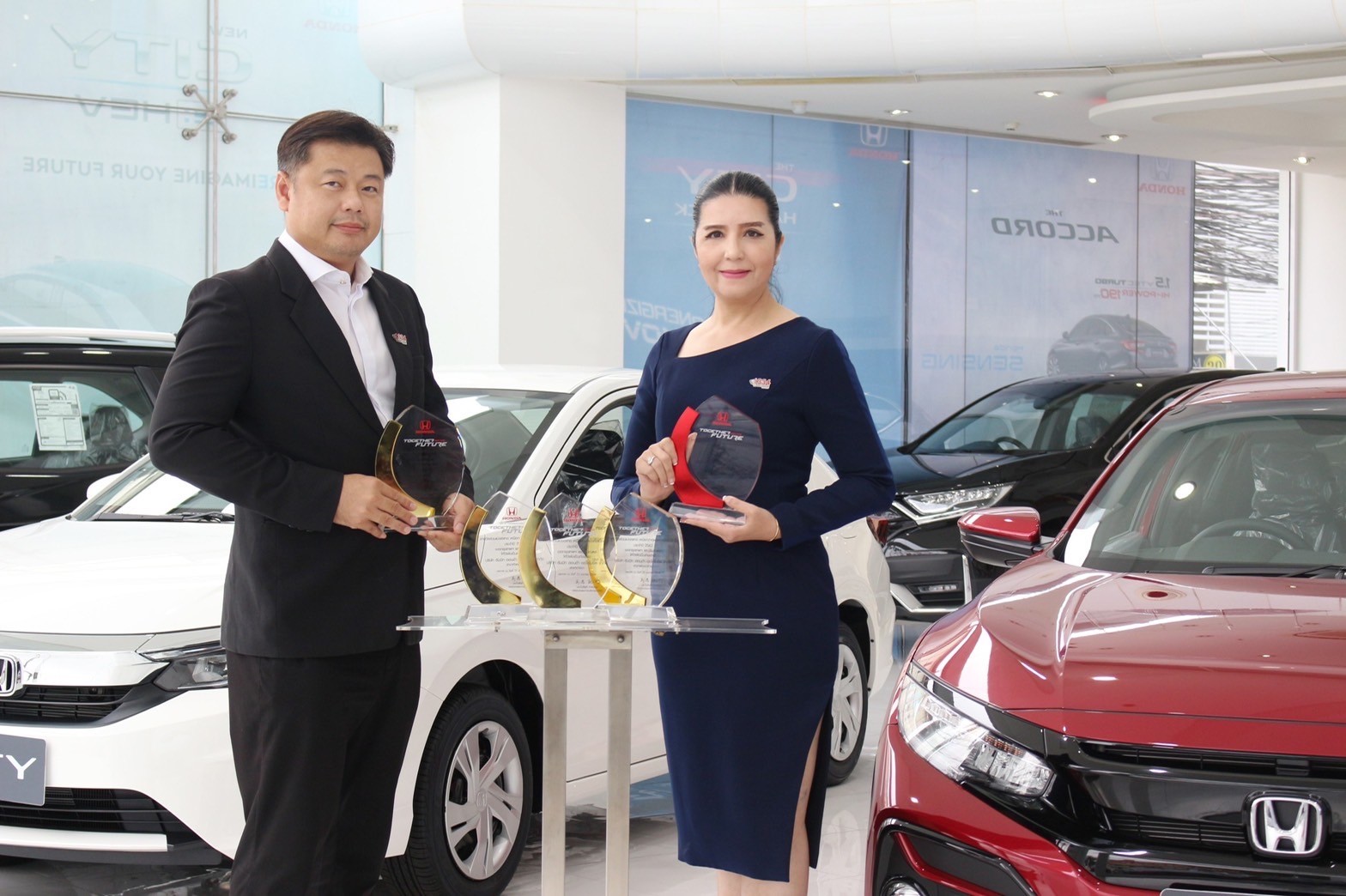 ซัมมิท ฮอนด้า  5 สาขา คว้ารางวัล “ส่วนแบ่งการตลาด เหนือคู่แข่งต่อเนื่อง”