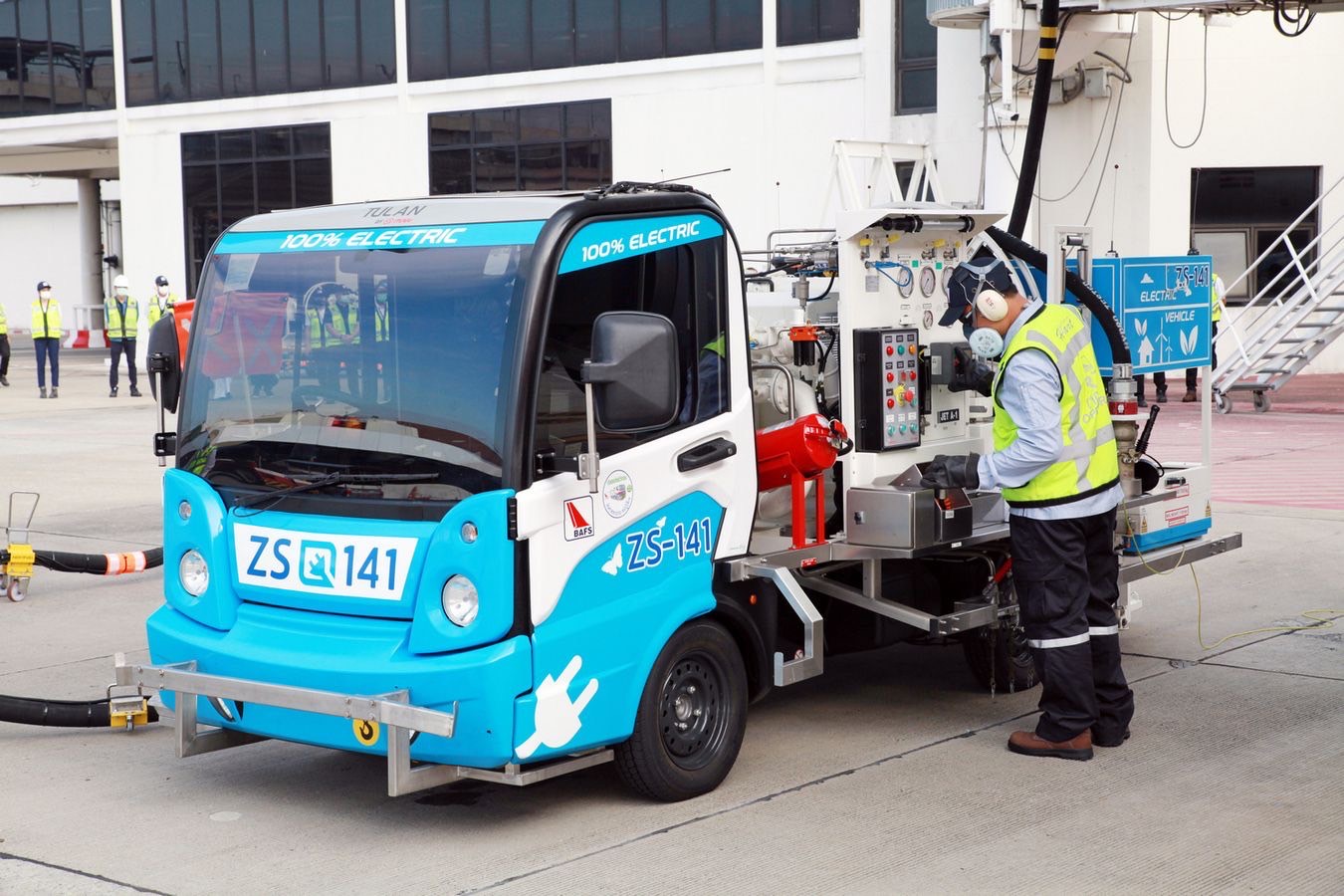 BAFS เผยโฉมรถเติมน้ำมันอากาศยาน EV ครั้งแรกในอาเซียน