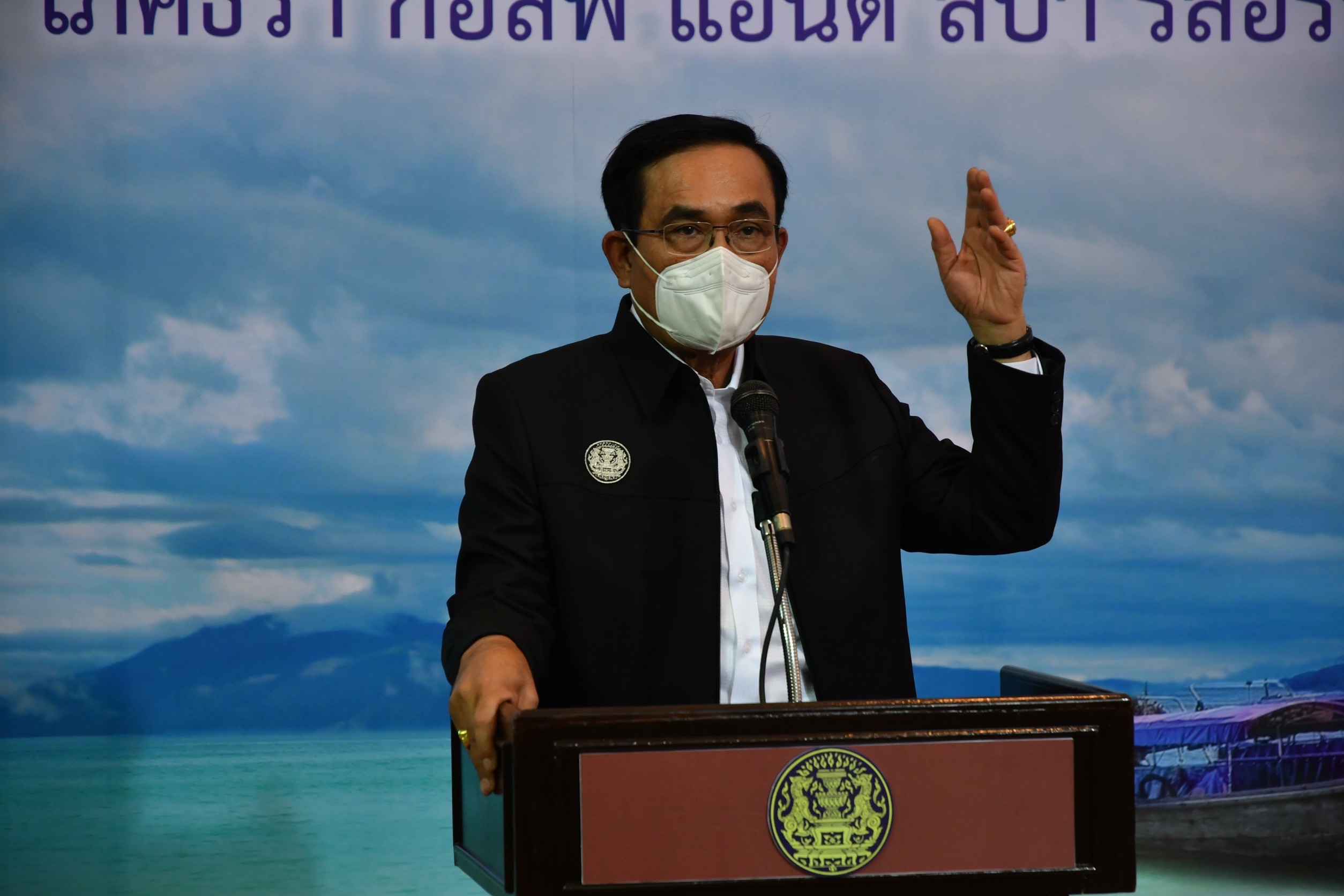 ประยุทธ์ เตรียมรถ “บขส.-รถทหาร” ขนสินค้าแทนรถบรรทุกประท้วงราคาดีเซลแพง