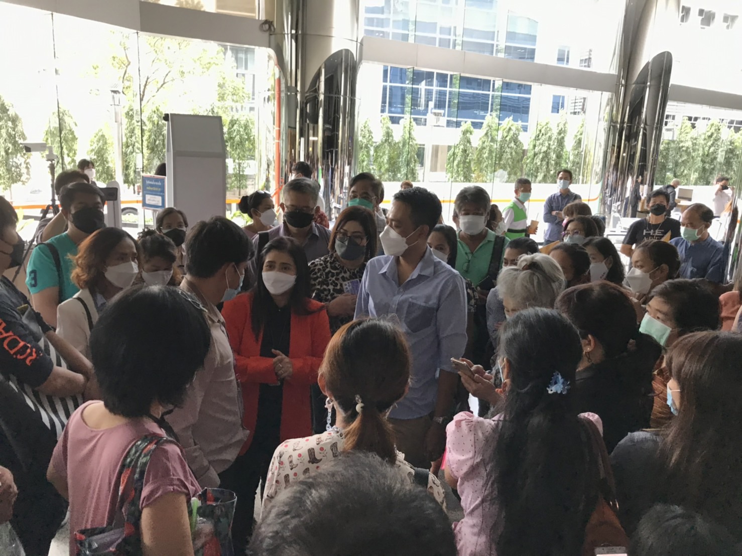 ตัวแทนนายหน้า “เอเชียประกันภัย” 500 คน แห่ยื่นหนังสือ กปว.ขอคืนเงินประกัน