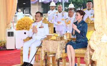 ในหลวง พระราชินี เสด็จวางศิลาฤกษ์พระบรมราชานุสาวรีย์ ร.9 ณ อุทยานเฉลิมพระเกียรติ วันที่ 5 ธ.ค.