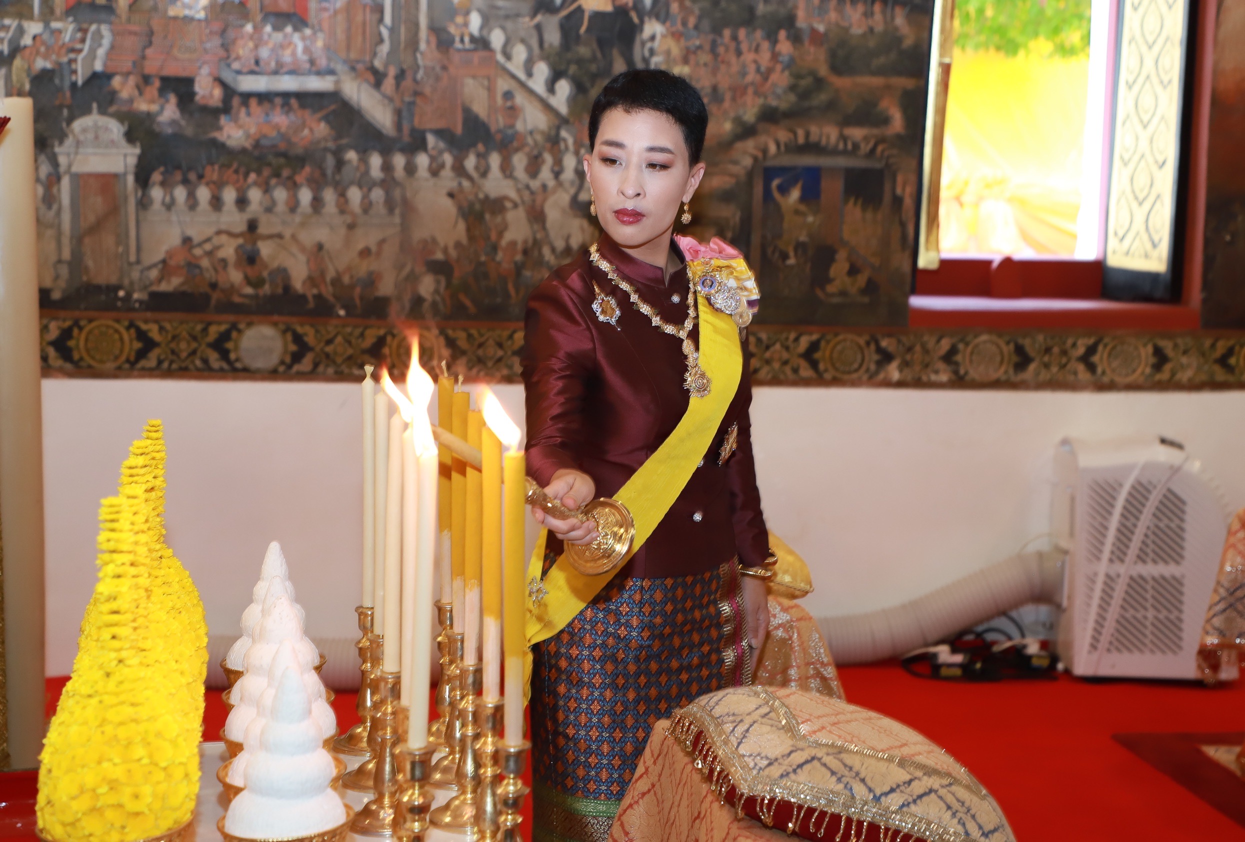 เจ้าฟ้าพัชรกิติยาภาฯ เสด็จแทนพระองค์ถวายผ้าพระกฐิน วัดสุวรรณดาราราม