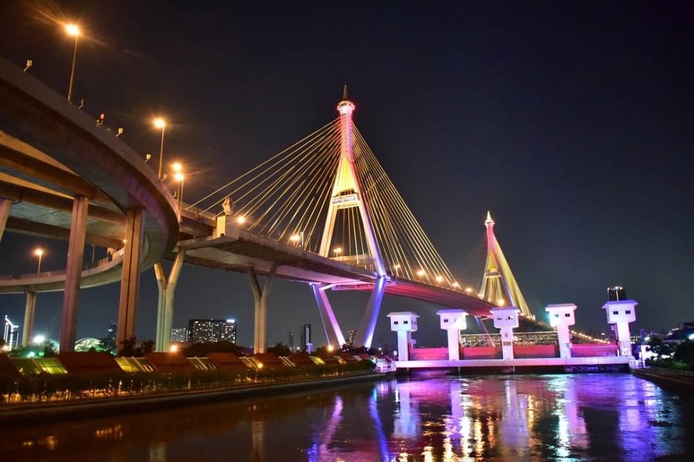 เปิดไฟประดับ 3 สะพานข้ามเจ้าพระยารับลอยกระทง เริ่ม 19.00-24.00 น.