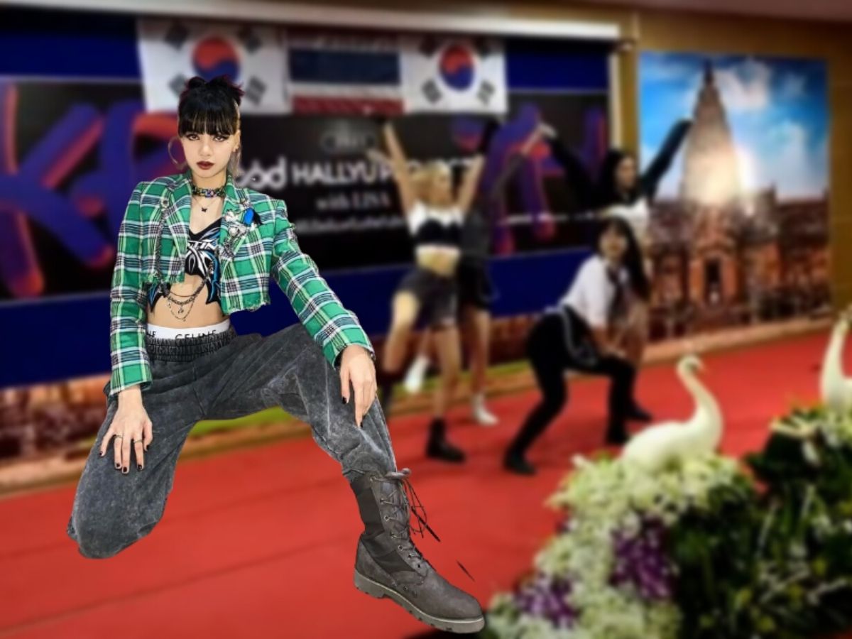 ศึกษาธิการบุรีรัมย์มอบโล่เชิดชูเกียรติ “ลิซ่า” แบบอย่างที่ดีของเยาวชน