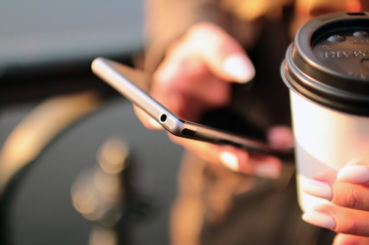 mobile-698624_960_720