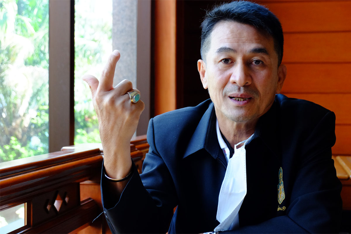 “หมอชลน่าน” หัวหน้าใหม่เพื่อไทย ดึงตระกูล “ชินวัตร” ขึ้นบนดิน