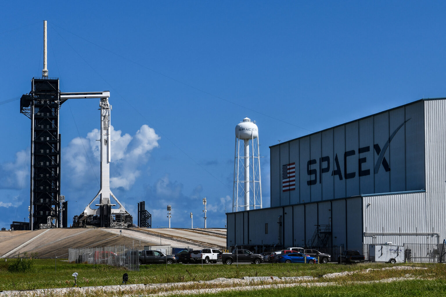 สำนักงานใหญ่ SpaceX เจอคลัสเตอร์โควิด 132 ราย