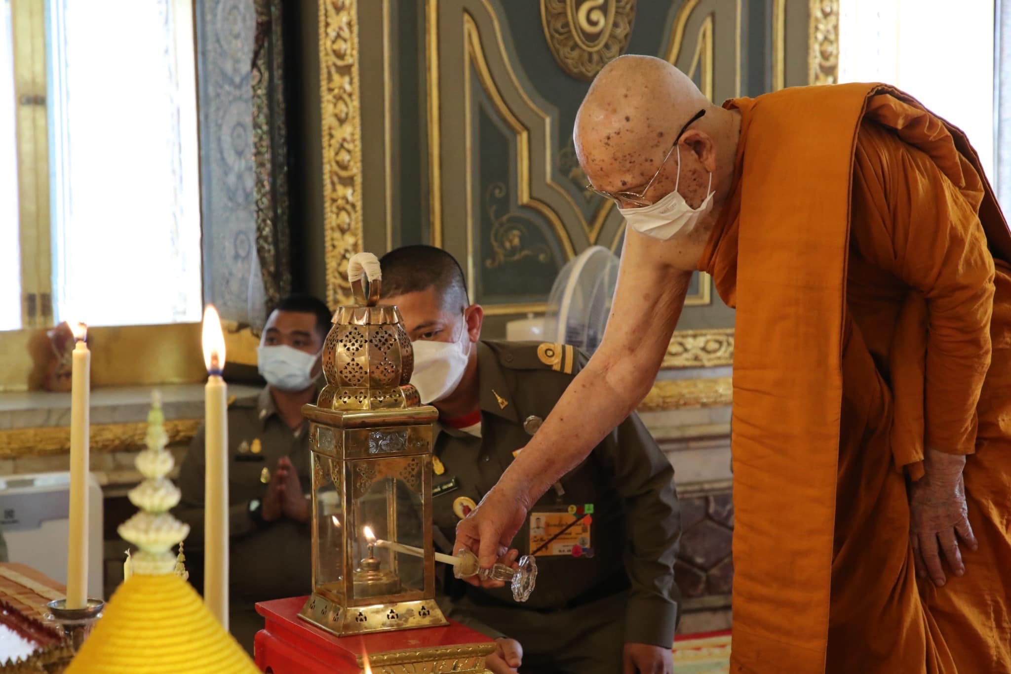 สมเด็จพระสังฆราช ประทานไฟพระฤกษ์ จุดในพิธีสวดมนต์ข้ามปี 2565