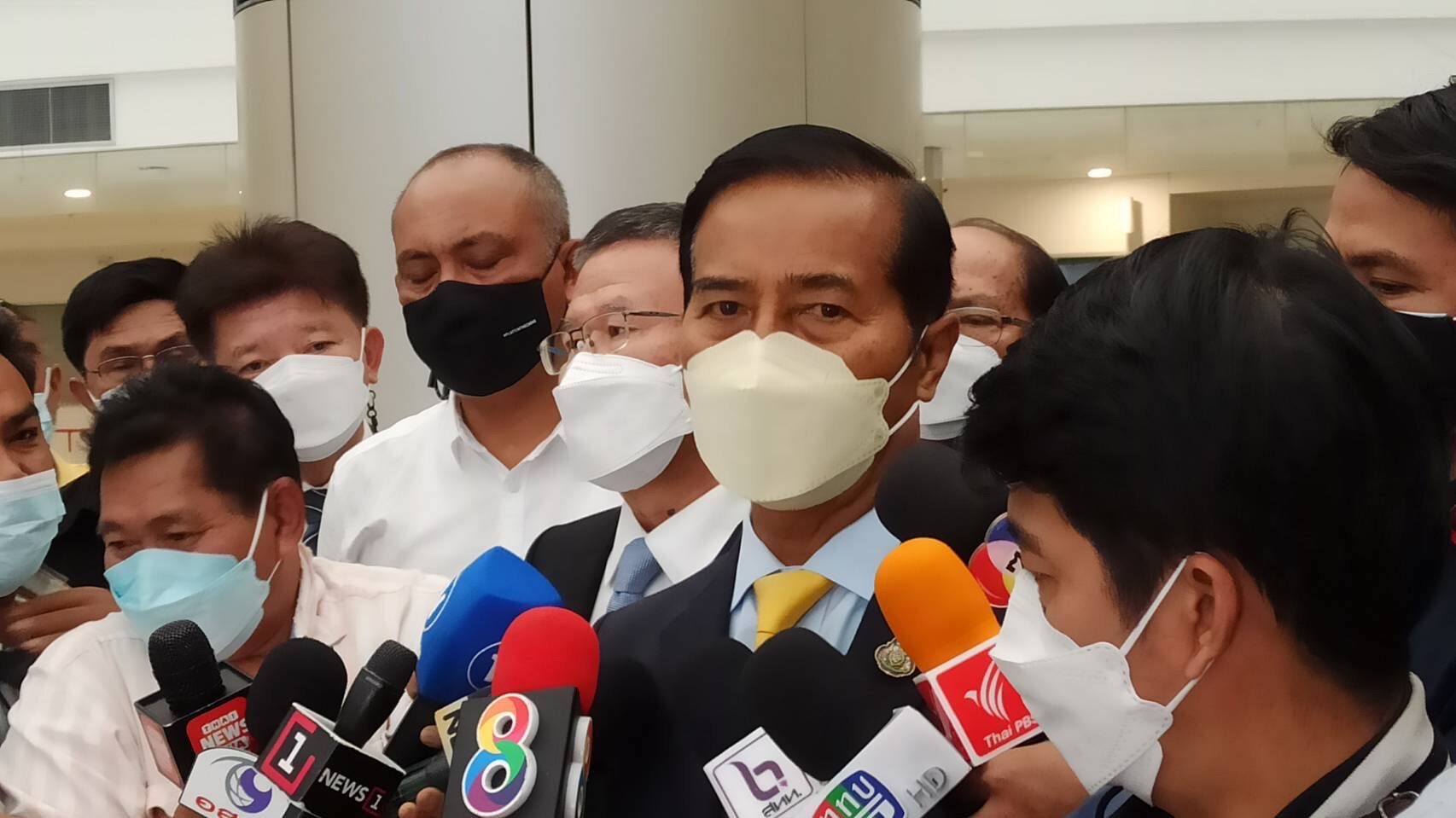 ถาวร น้ำตาตกใน ศาลรัฐธรรมนูญ สั่งพ้น ส.ส. เลือกตั้งซ่อมใน 45 วัน