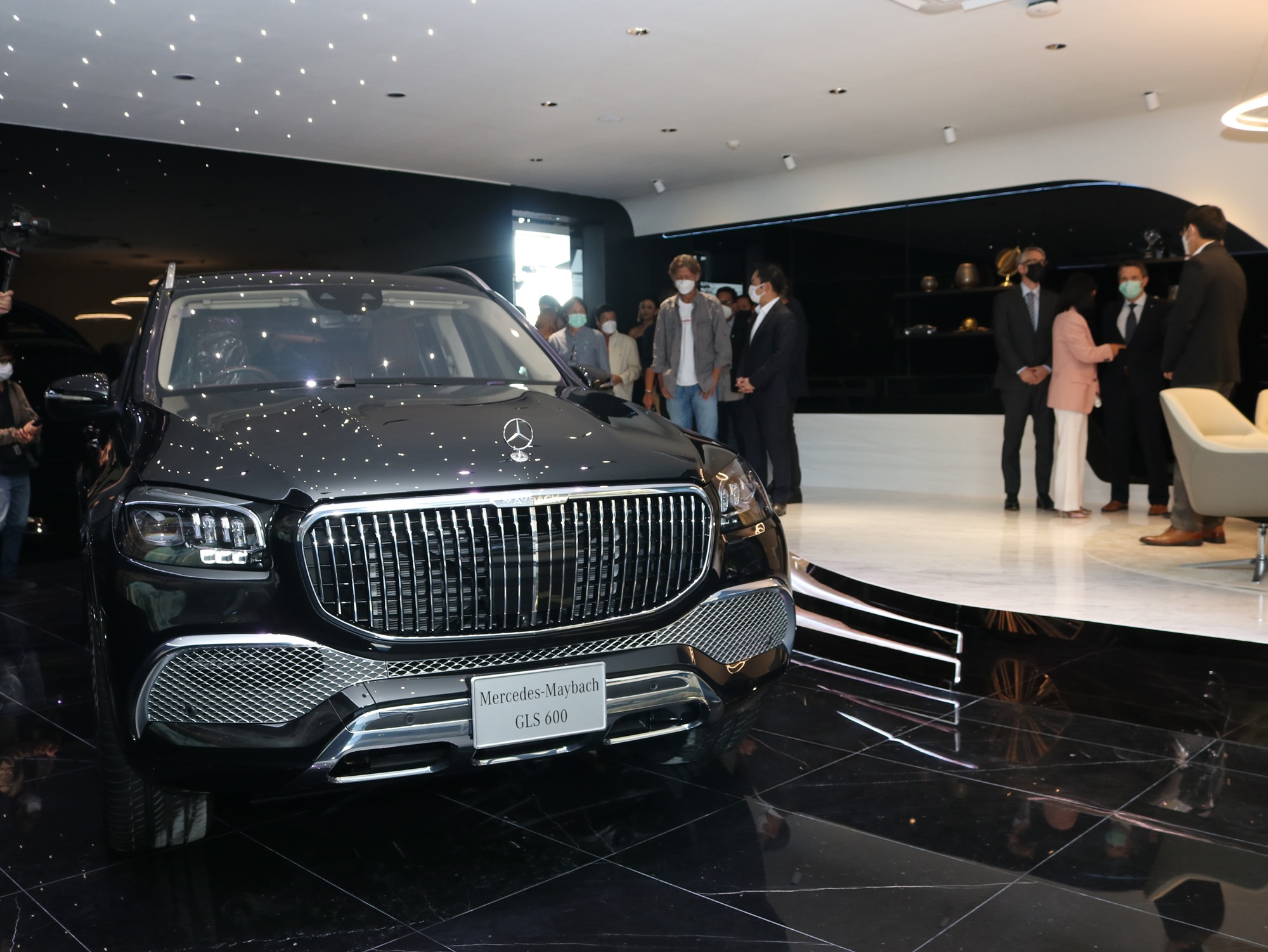 “ทีทีซี มอเตอร์” ทุ่ม 100 ล้านปรับโฉมโชว์รูมสุดหรูขาย “Mercedes-Maybach”