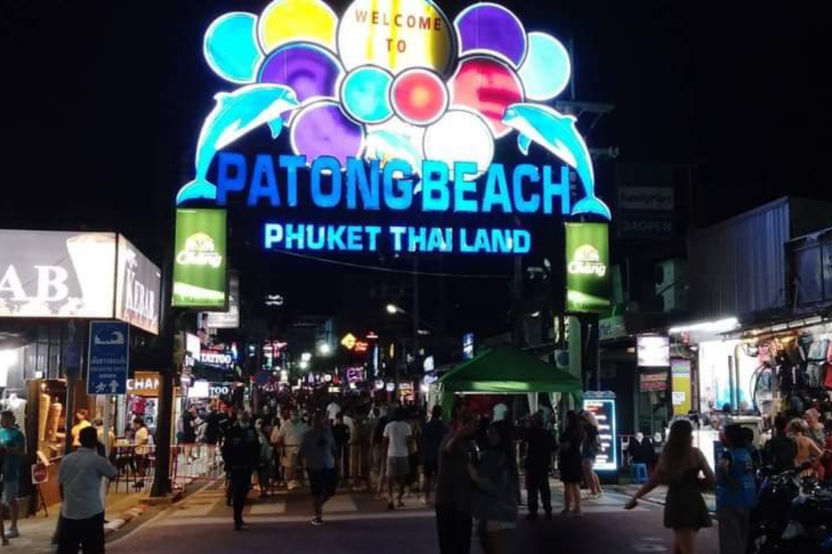 สถานบันเทิงภูเก็ต ตรวจ ATK เข้ม หลังพบโอไมครอน 144 คน