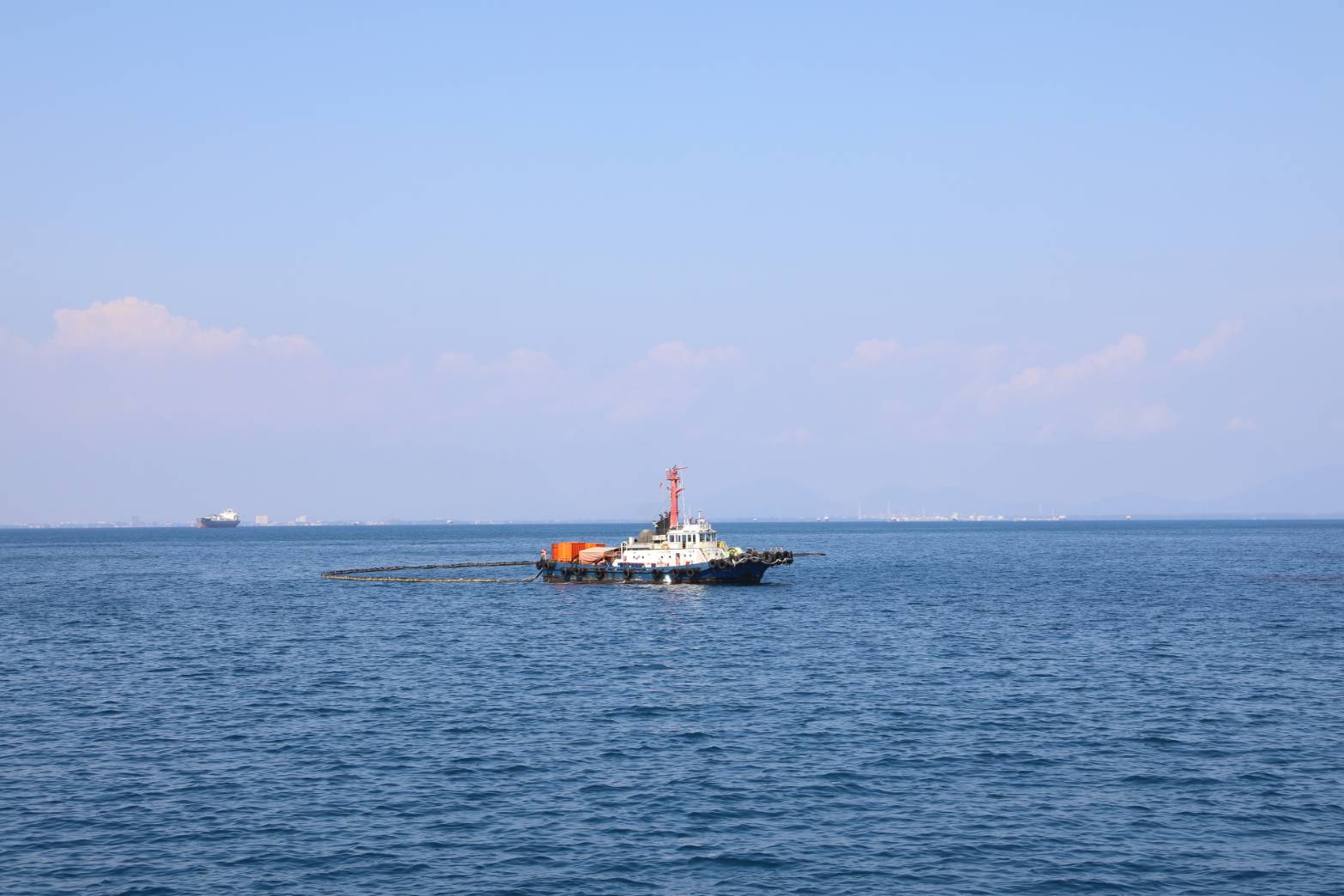 อ.ธรณ์ ห่วงน้ำมันดิบรั่วทะเลระยอง หาดทรายกระทบหนักสุด