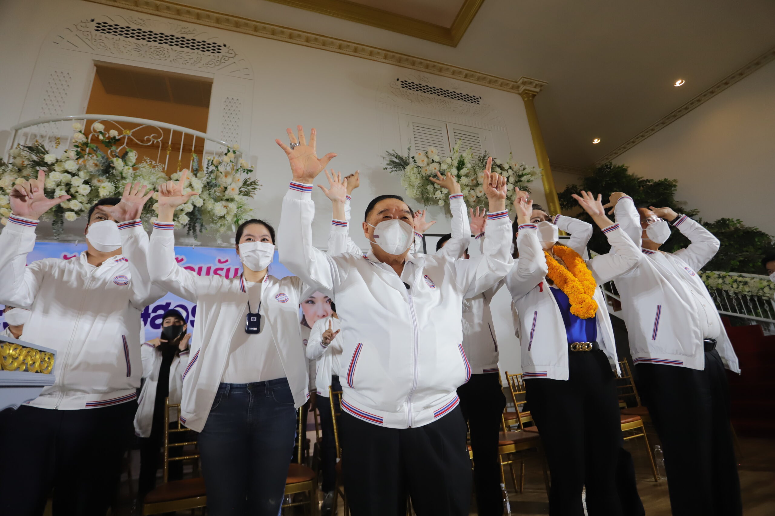 ประวิตร ทิ้งไพ่ใบสุดท้าย ช่วย เจ๊หลี ชู ประยุทธ์ เป็นนายกฯต่อ