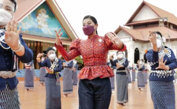 พระองค์หญิงสิริวัณณวรีฯ พระราชทานลายผ้า