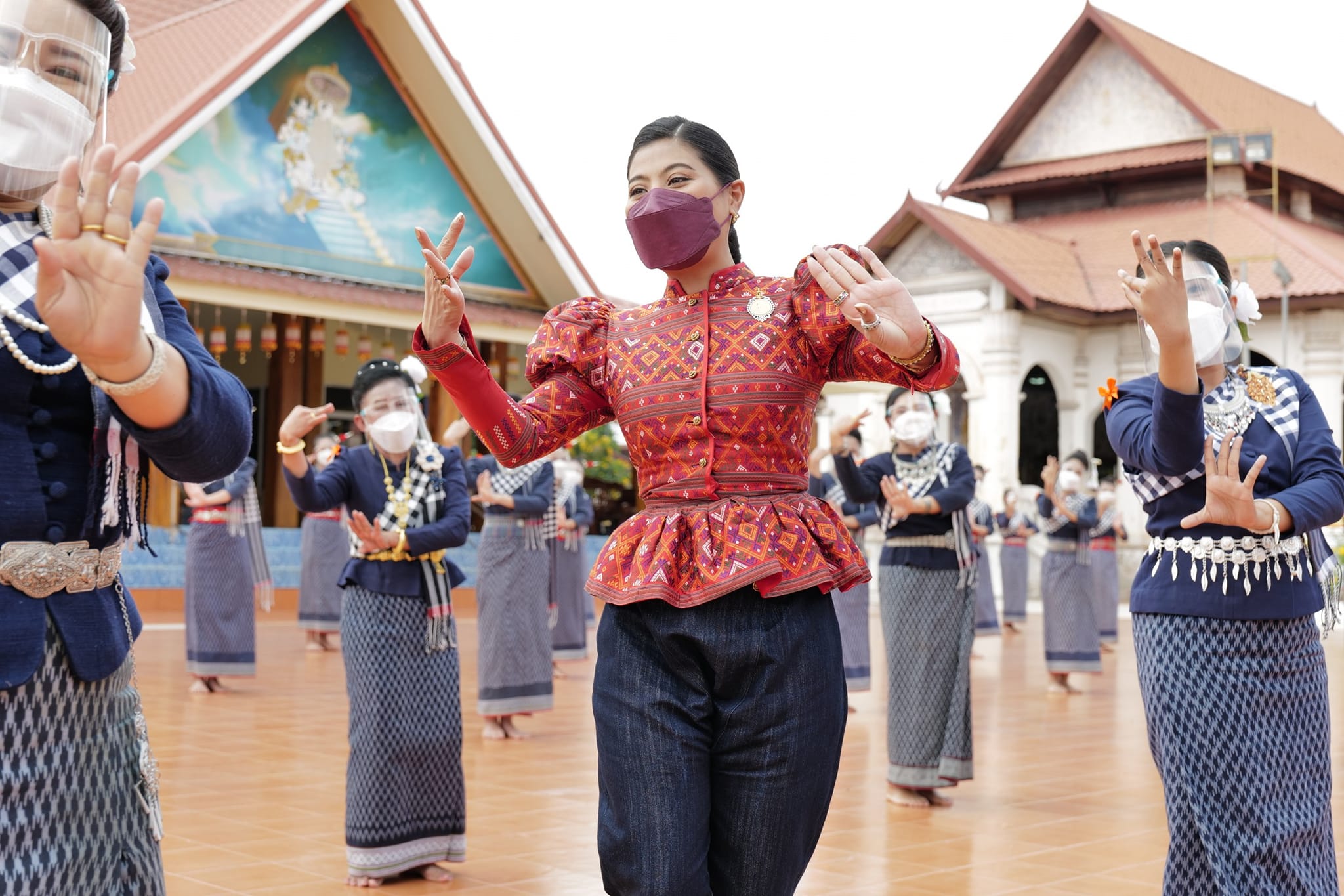 เจ้าฟ้าสิริวัณณวรีฯ พระราชทานแบบลายผ้า “ผ้าขิดลายนารีรัตนราชกัญญา” ให้ช่างทอผ้า