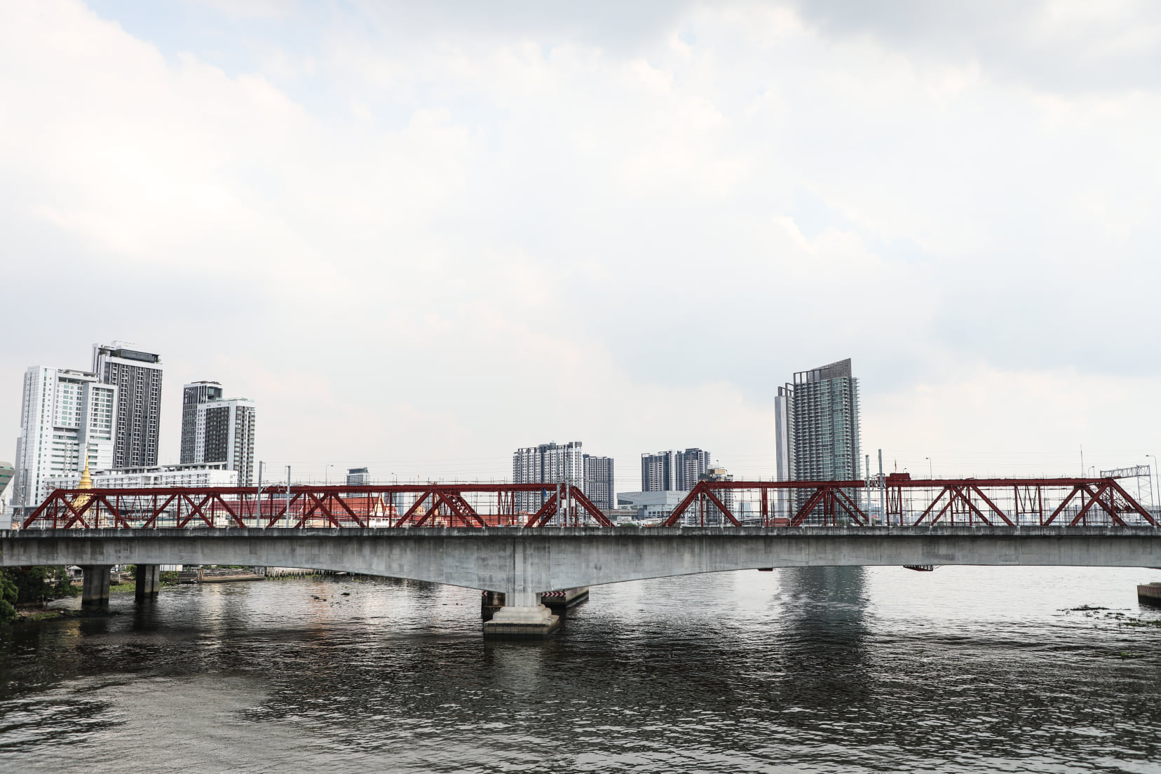 สะพานพระราม 6 ทรุดตัว การรถไฟฯปรับแผนเดินรถสายใต้ 16 ขบวน