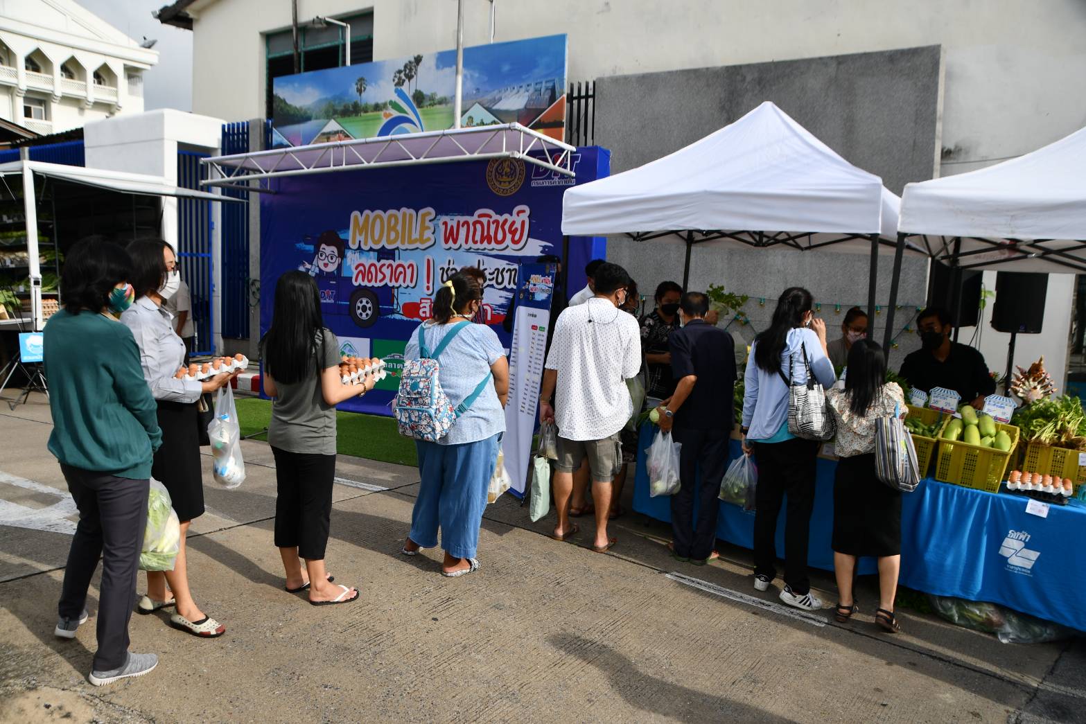 ครม. อนุมัติ 1,480 ล้านบาท ปูพรมร้านค้า รถโมบาย ขายสินค้าราคาถูก