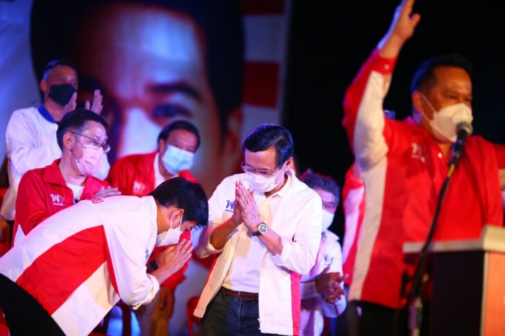 นายจาตุรนต์ ฉายแสง อดีตรองนายกรัฐมนตรี นายจาตุรนต์ ฉายแสง อดีตรองนายกรัฐมนตรี