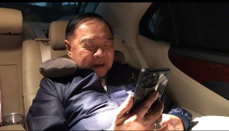 ประยุทธ์-ประวิตร เฮลั่น ช้างศึก คว้าแชมป์อาเซียน ยกหู ยินดี