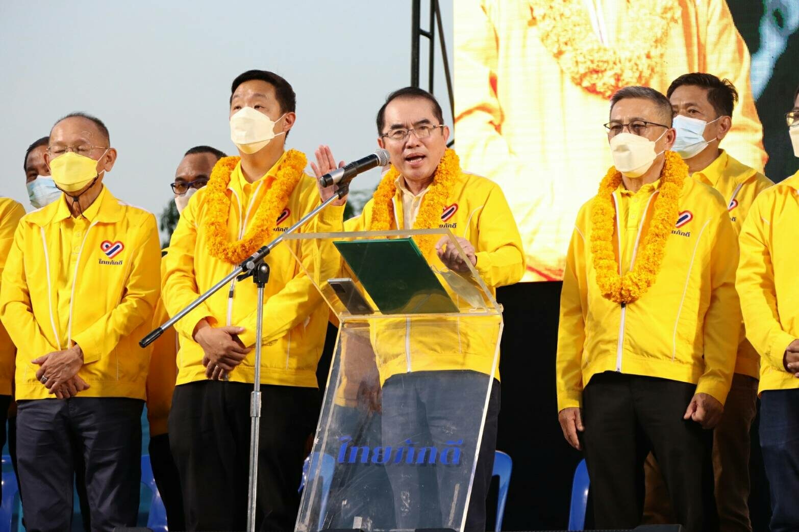 หมอวรงค์ ไทยภักดี ปราศรัยใหญ่ อ้อนขอ 1 เสียงเข้าสภา ยืนข้างประยุทธ์