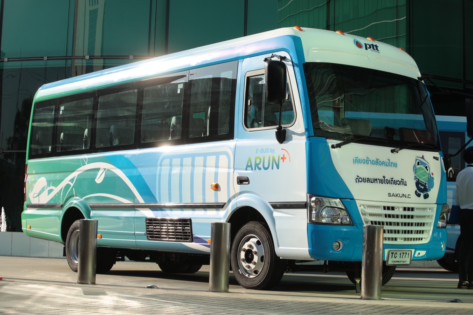 เปิดตัว e-Bus ยานยนต์ไฟฟ้ารุ่นใหม่จาก ARUN PLUS – EnCo