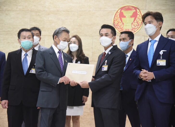 ฝ่ายค้าน ยื่นอภิปรายประยุทธ์ ถล่มปมของแพง – โรคระบาด ฝ่ายค้าน ยื่นอภิปรายประยุทธ์ ถล่มปมของแพง – โรคระบาด