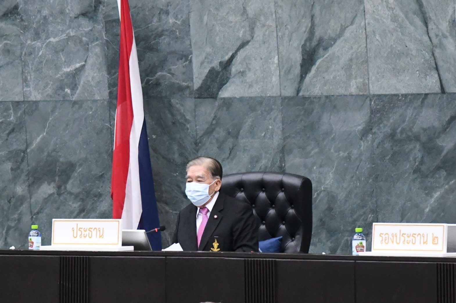 สภา กทม. เห็นชอบปัดฝุ่นร่างข้อบัญญัติค่าบริการ