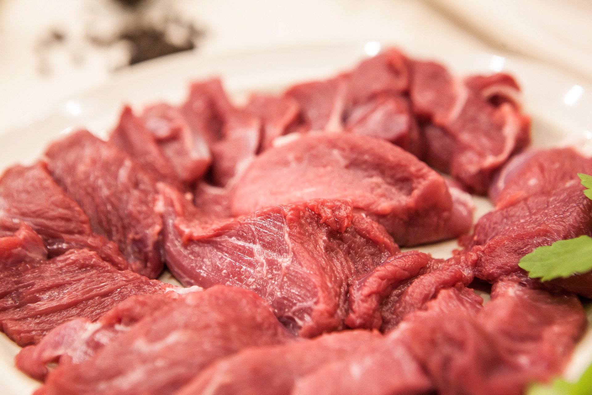 หมูลักลอบนำเข้า ทะลักซุกห้องเย็น สมาคมผู้เลี้ยงหมูอีสาน ร้องรัฐเร่งกวาดล้าง