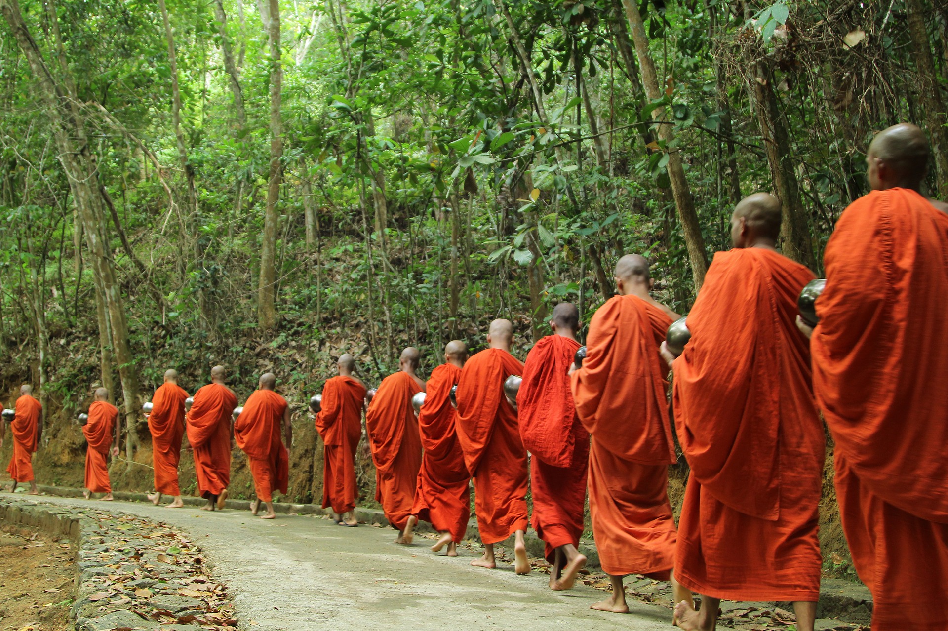 บวชหนีคดีทำได้หรือไม่ ? เปิดคุณสมบัติผู้บวชเป็นพระสงฆ์