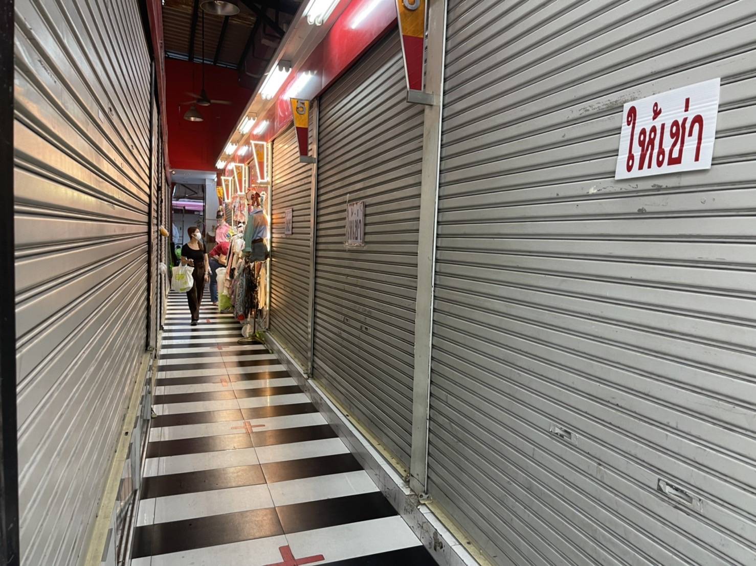 พิษกำลังซื้อซบ-ต้นทุนพุ่ง ฮับค้าส่งแสนล้าน ประตูน้ำ-แพลทินัม-โบ๊เบ๊ ซึมยาว