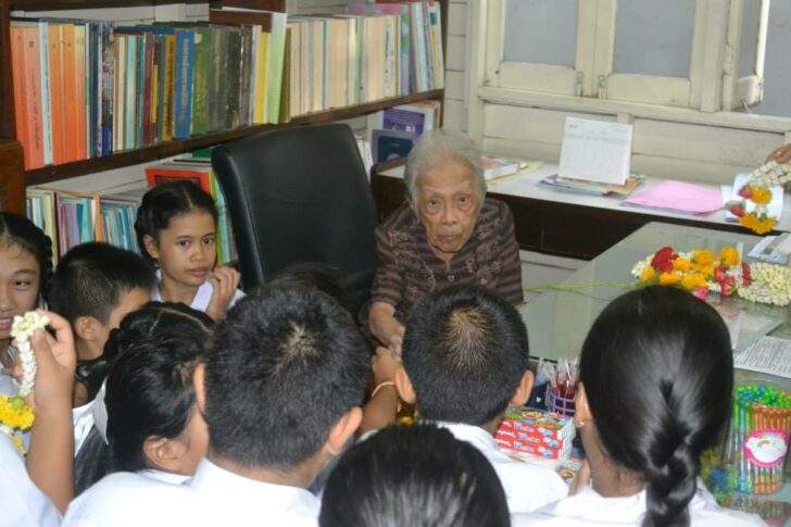 ประวัติคุณหญิงอู้ ครูใหญ่โรงเรียนวรรณวิทย์