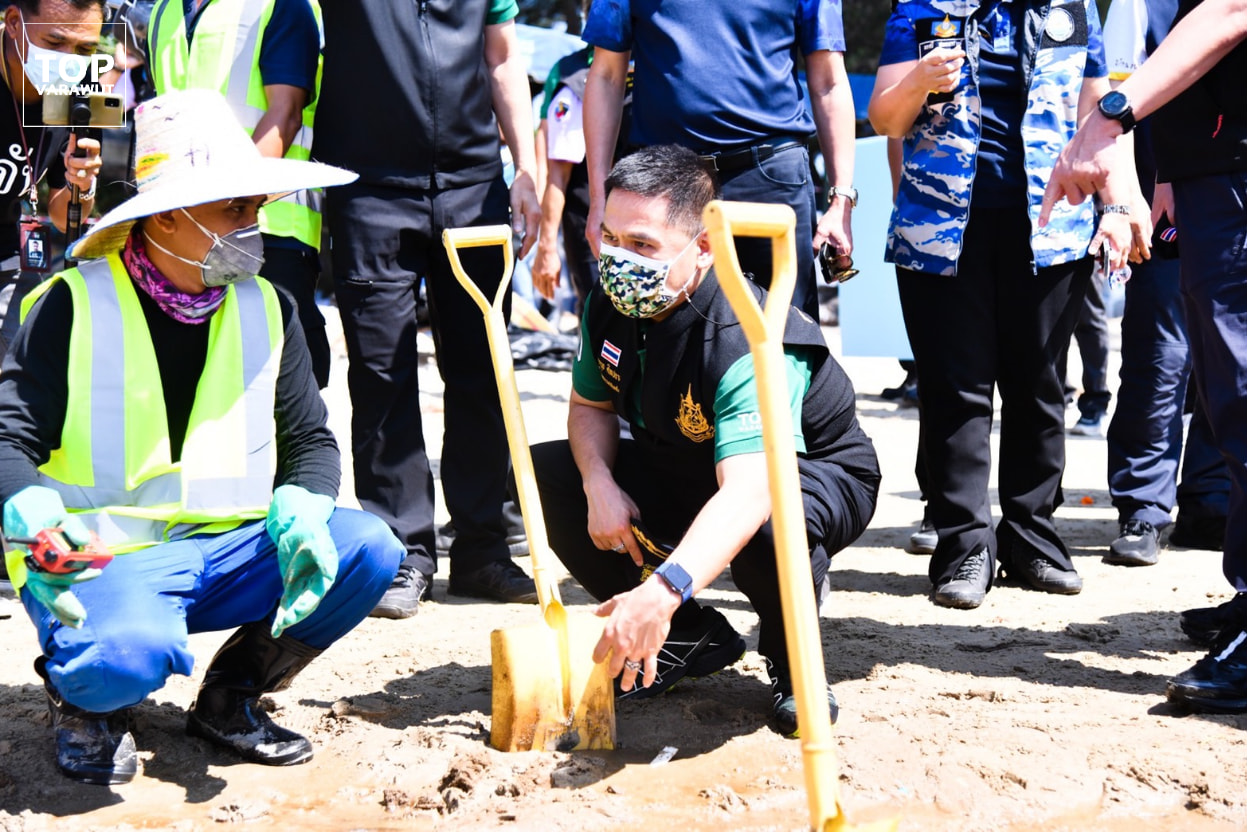 น้ำมันรั่ว: วราวุธ สกัดไม่ให้เข้าอ่าวพร้าว เตรียมทวงค่าเสียหายตามกฏหมาย