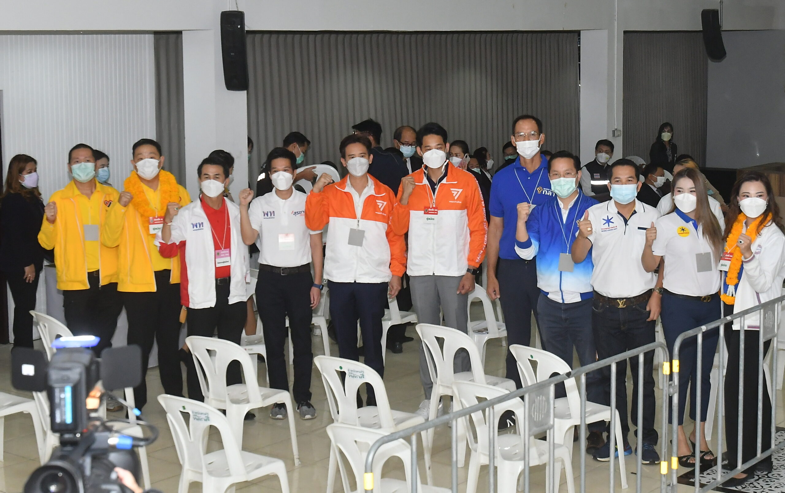 รับสมัครเลือกตั้งซ่อม หลักสี่ คึกคัก กองเชียร์ สุรชาติ-เมียสิระ แน่น!