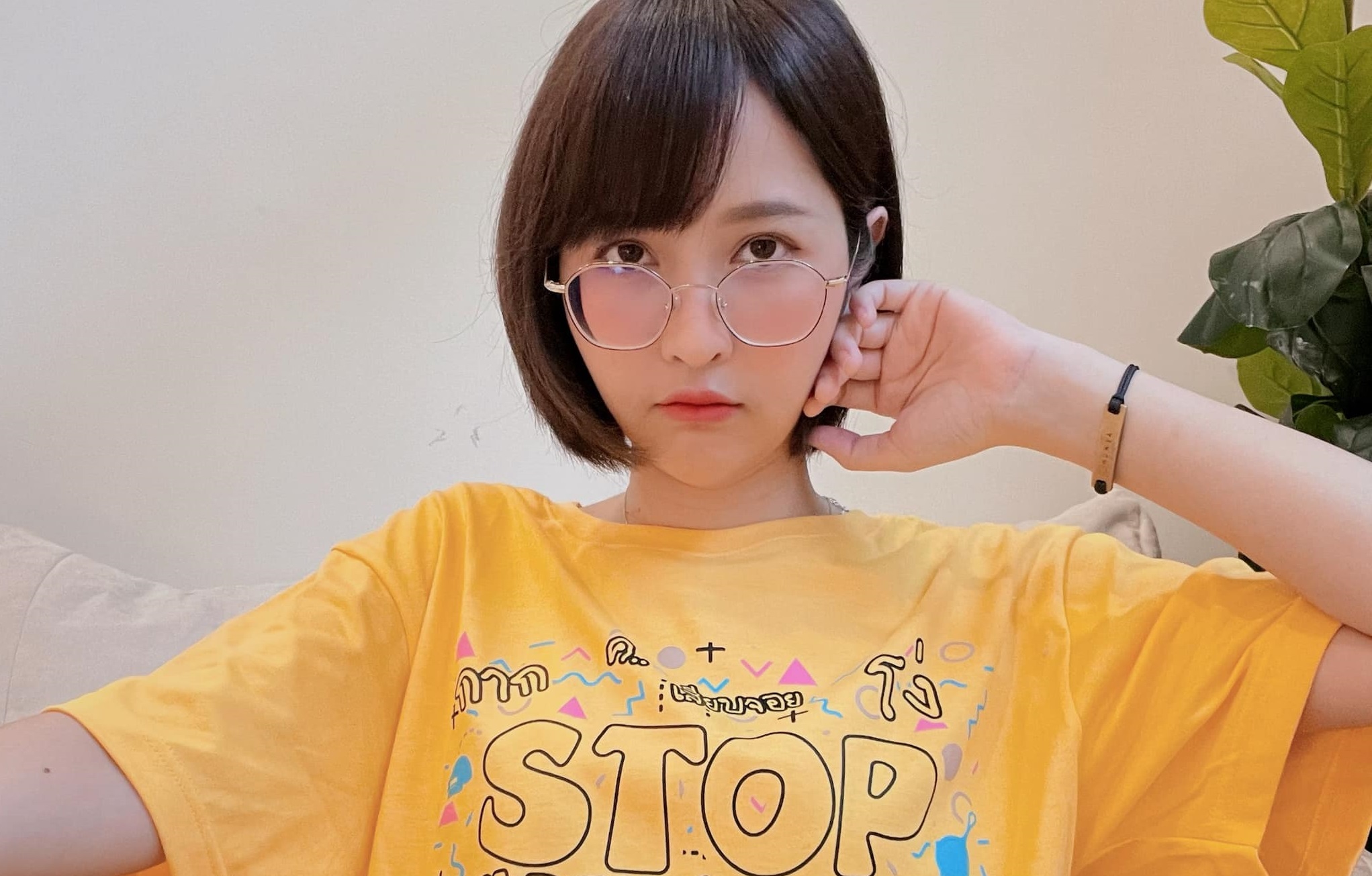 เดียร์ลอง โพสต์แล้ว หลังมีข่าวย้ายประเทศ เปลี่ยนชื่อ-สัญชาติ