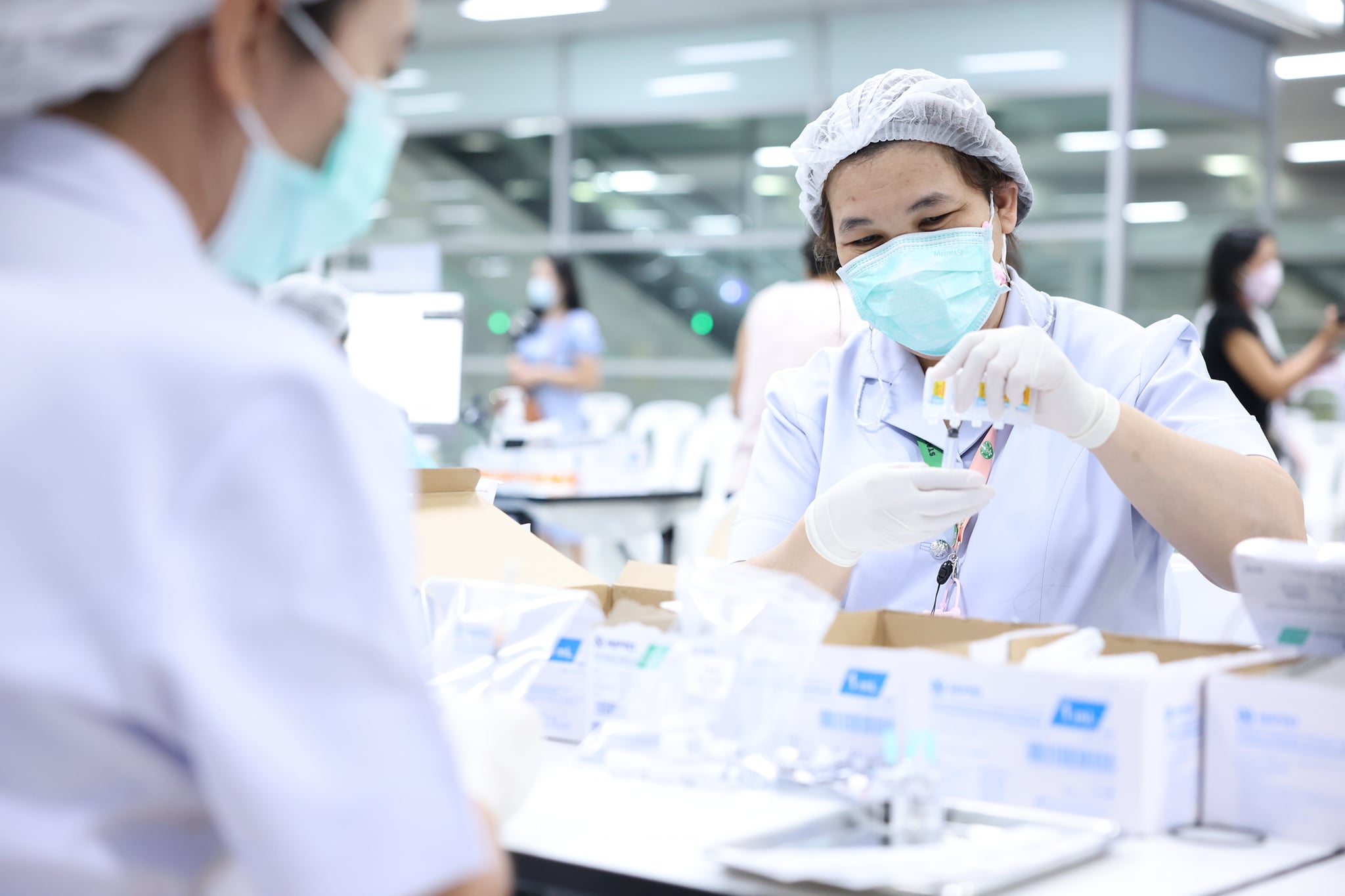 ศูนย์ฯบางซื่อ เปิดวอล์กอินเข็ม 3 ไฟเซอร์ แอสตร้าฯ ทุกวัน ทุกสัญชาติ