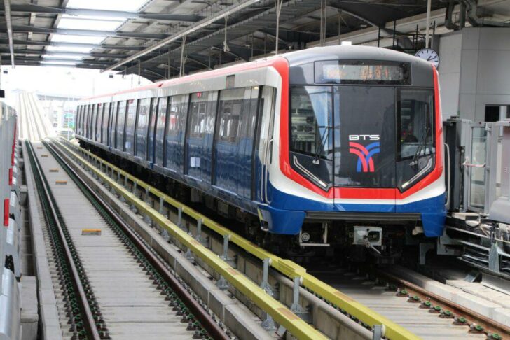 646910 รถไฟฟ้า