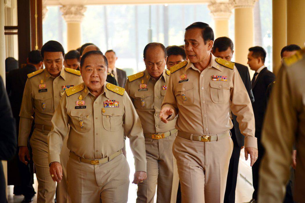 3 เก้าอี้ต้องห้าม ต้นตอเขย่าเครือข่าย 3 ป. เคลียร์ปมคาใจ