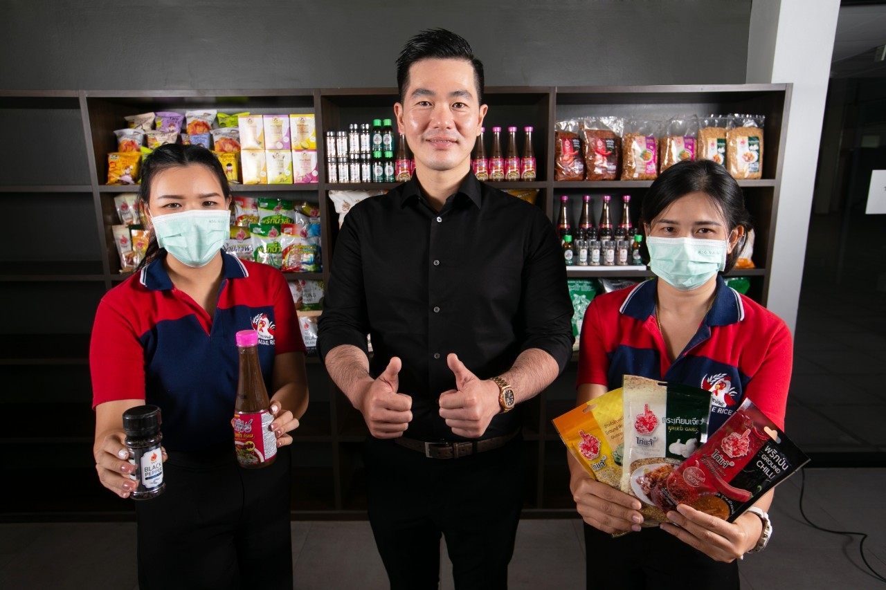 ปีทอง ‘ข้าวไก่แจ้’ เติบโตสวนทางโควิด-เศรษฐกิจ ‘ธีรินทร์’ บอสใหญ่ นำทัพ ‘ปรับตัว-แตกไลน์สินค้า-ลุยตลาดส่งออก’ ตั้งเป้าปี’65 รายได้ 3,000 ล้าน