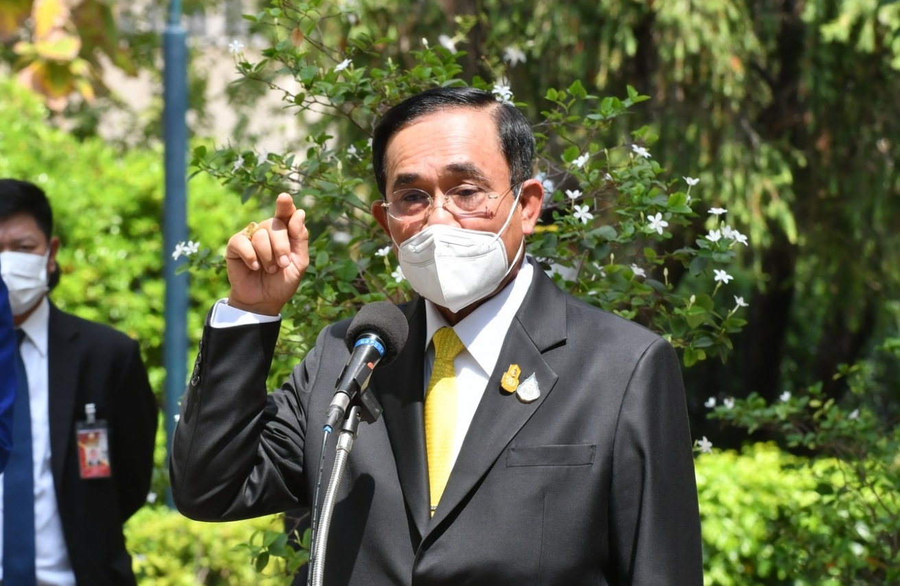 ประยุทธ์ ถกกุนซือเศรษฐกิจ จ่อออกมาตรการแก้หนี้ครัวเรือนล้านล้าน