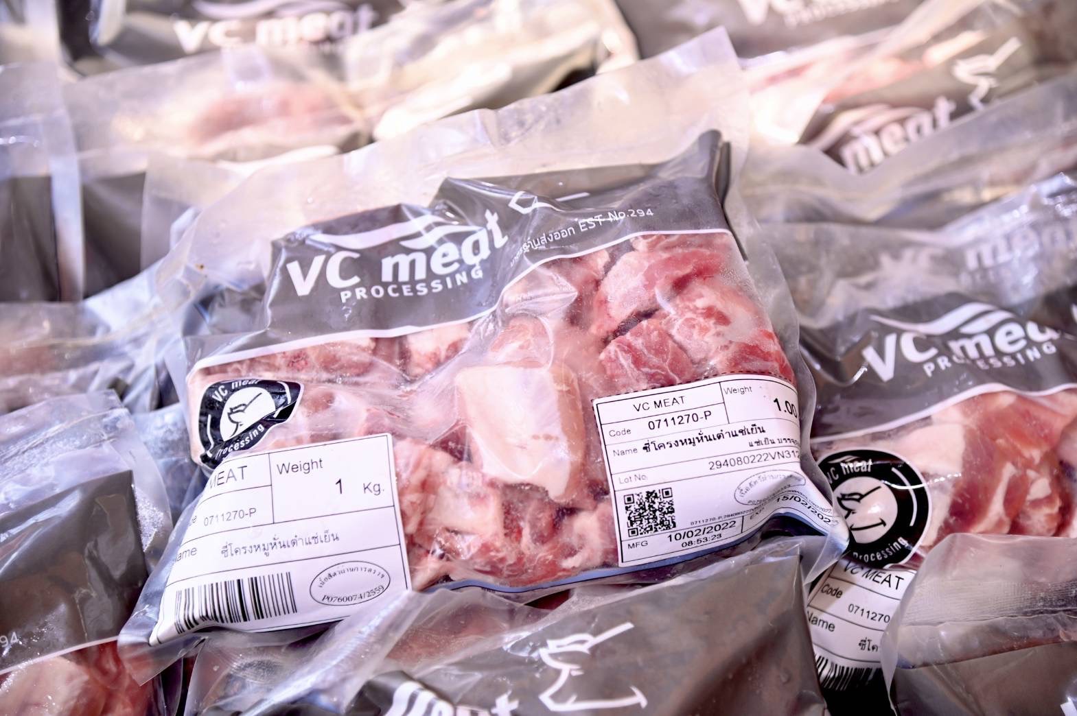 เฉลิมชัย คิกออฟ ขายหมูกิโลกรัมละ 140 ที่ ตลาด อ.ต.ก.