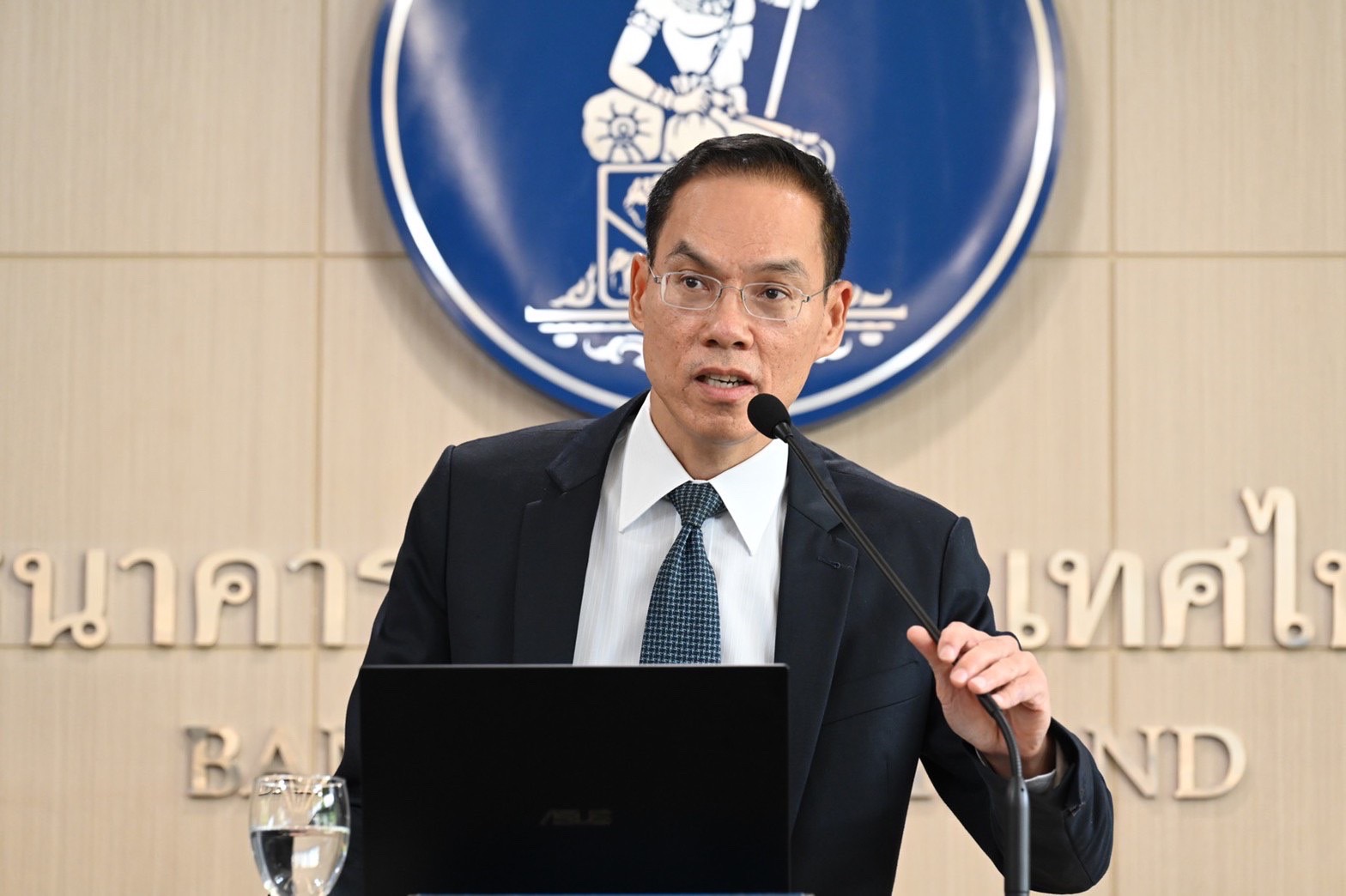 ธปท.จับตาบาทอ่อนใกล้ชิด ชี้เครื่องมือมีจำกัด หากดูแลต้องใช้ยาแรง